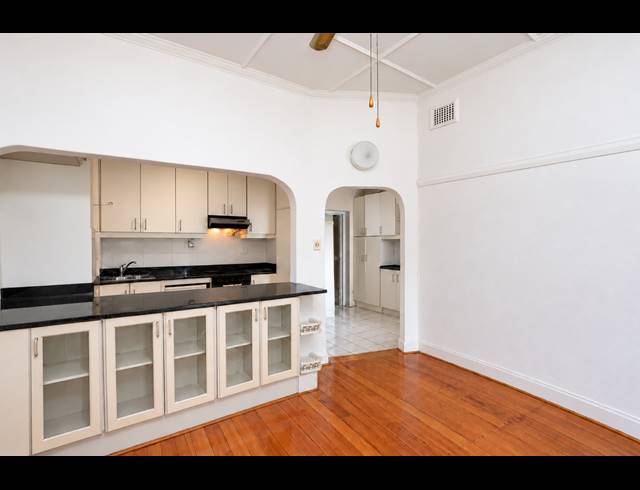 2.5 BEDROOM APARTMENT FOR SALE IN ESSENWOOD